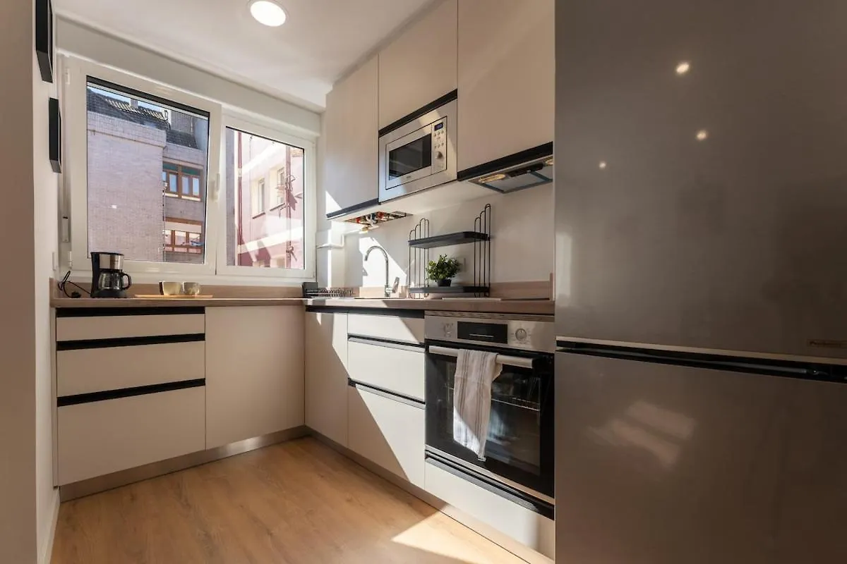 La Calzada Apt By Urbanhosting Santander