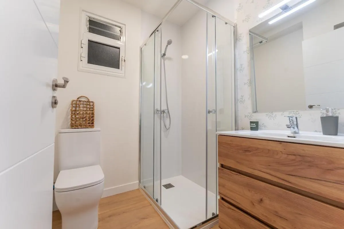 La Calzada Apt By Urbanhosting Santander 0*,  Spain